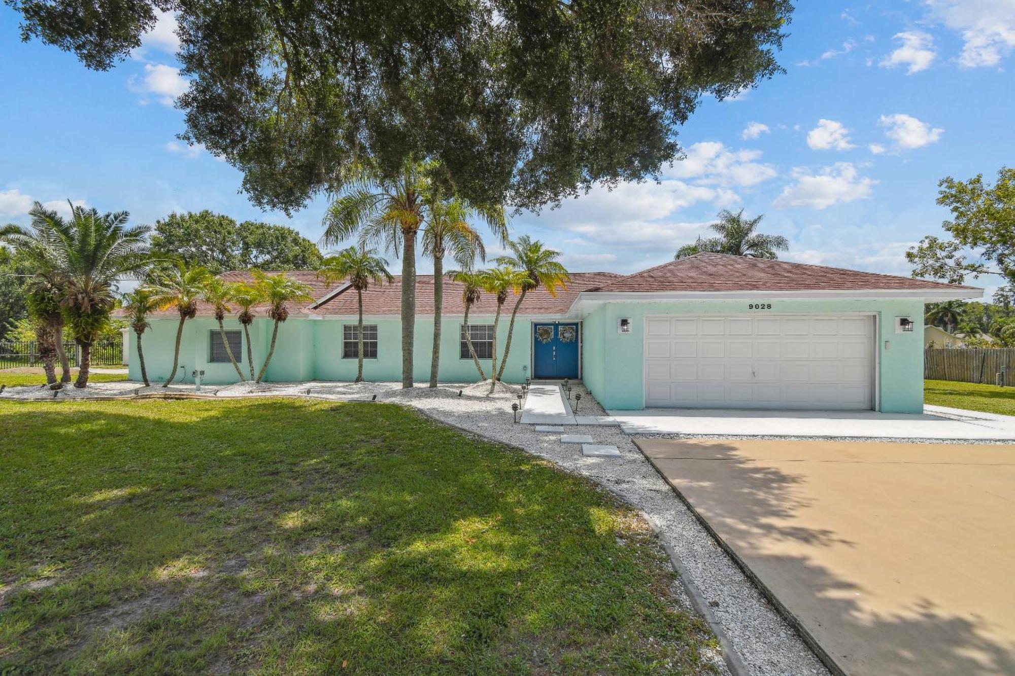 Lake House Westchase Area. Heated Pool Waterfront! Tampa Exterior photo