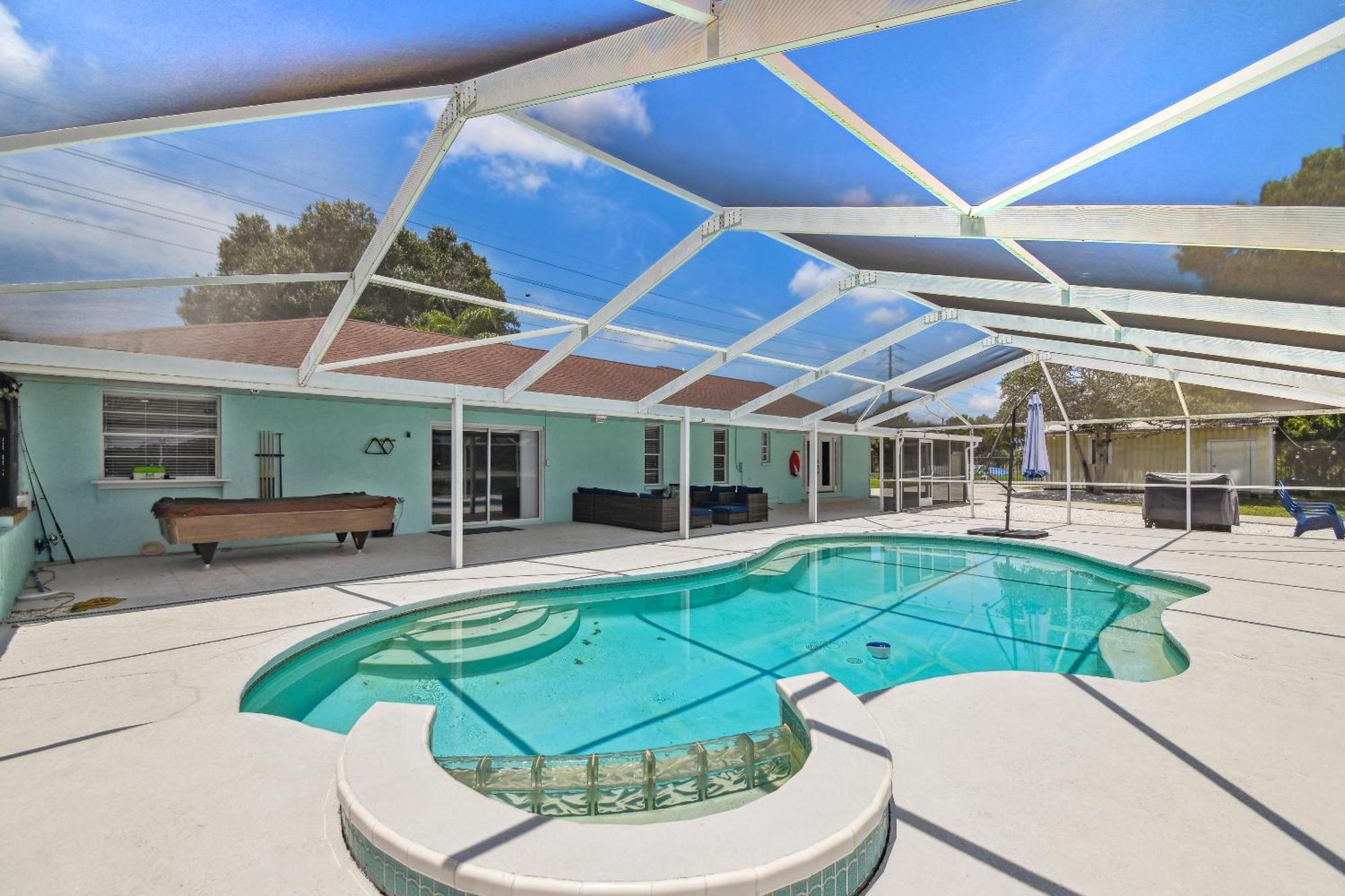 Lake House Westchase Area. Heated Pool Waterfront! Tampa Exterior photo