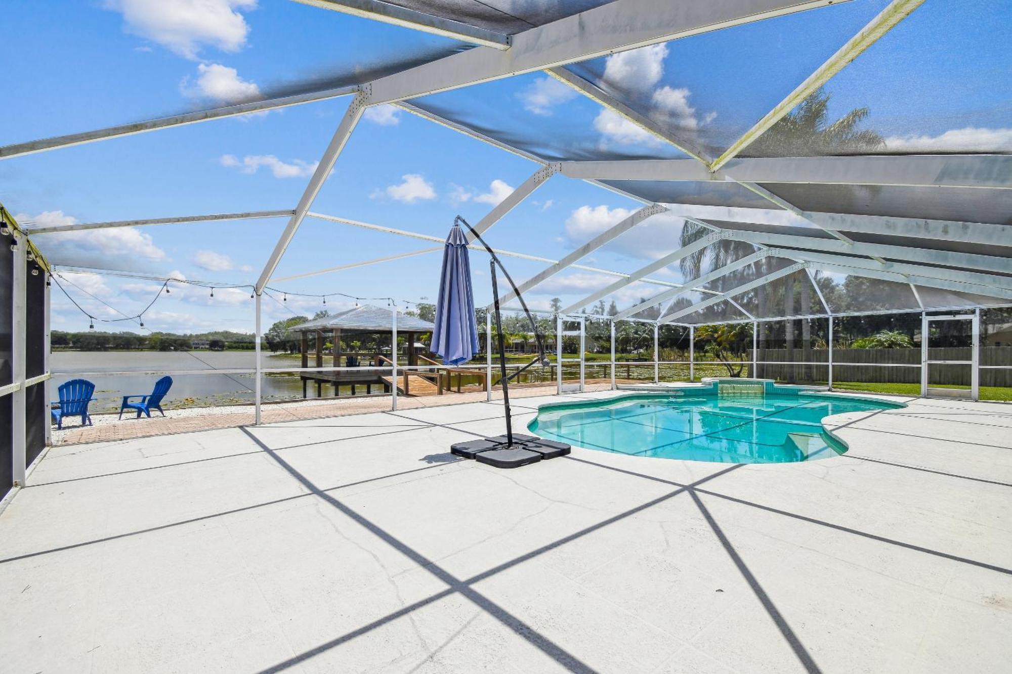 Lake House Westchase Area. Heated Pool Waterfront! Tampa Exterior photo